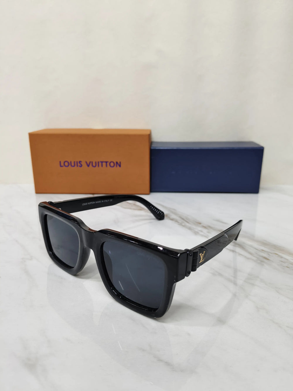 LOUIS VUITTON 8034 GLOSSY BLACK