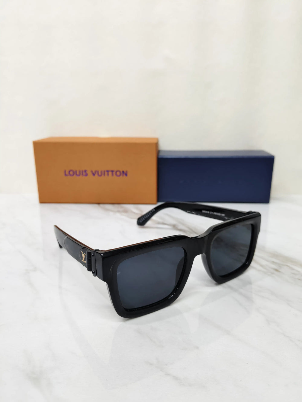 LOUIS VUITTON 8034 GLOSSY BLACK 
