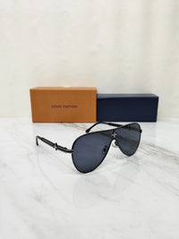 LOUIS VUITTON 382 LUXURY BLACK METAL SHADES