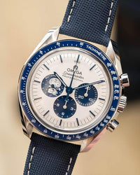 Omeg_a speedmaster Snoopy 50Th Anniversary