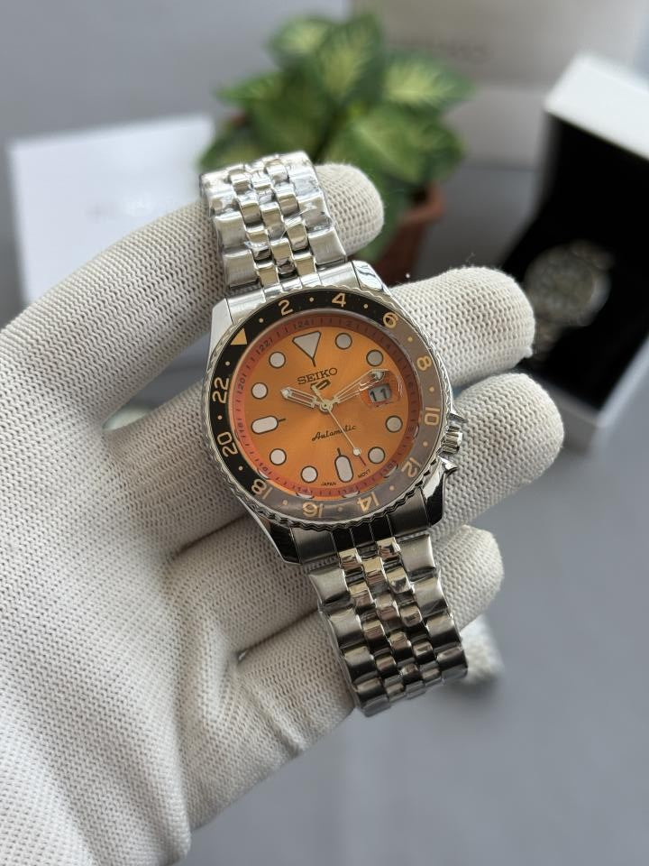 Seiko 5 Sports Premium Orange W352