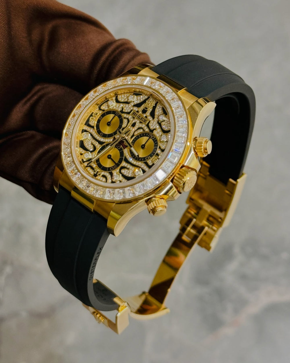 Ro*ex Eye Of The Tiger Gold Dial Silicon Belt Edition Premium Quality Luxury Watch theroyaltime.in
